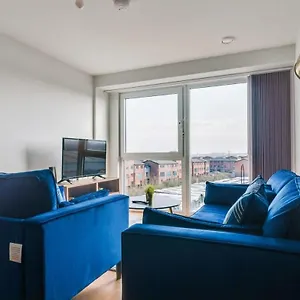 Apartment Lovely Riverside 2 Bed